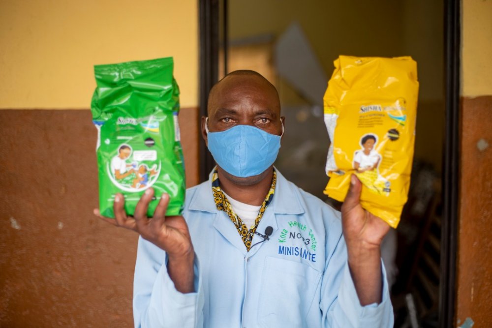 Bizimana Ange Patrice, a community health worker at Kora Health center revealed that every parent receiving Shisha Kibondo is taught how to utilize it.