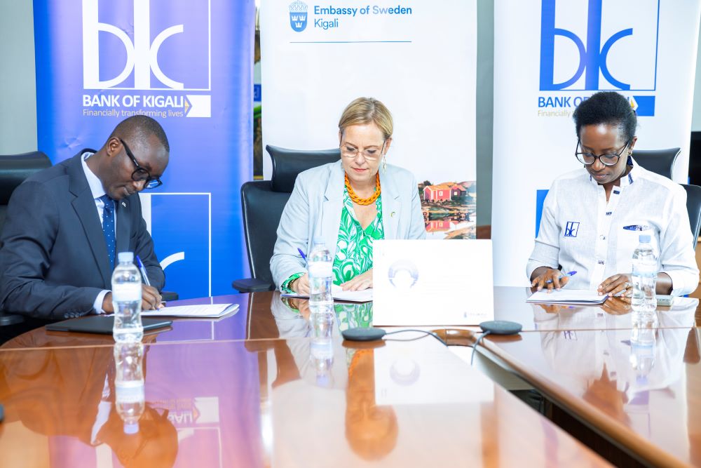 The official signing ceremony marked the beginning of this strategic initiative, which seeks to provide financial backing for SMEs in key sectors of the economy contributing to decent job creation and inclusive green growth.