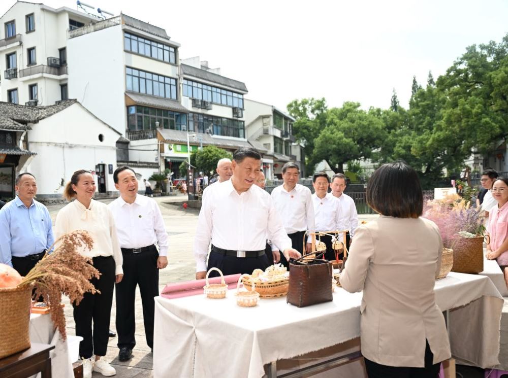 Xi Jinping inspects Lizu Village in Jinhua, east China's Zhejiang Province, Sept. 20, 2023. (Xinhua/Xie Huanchi)