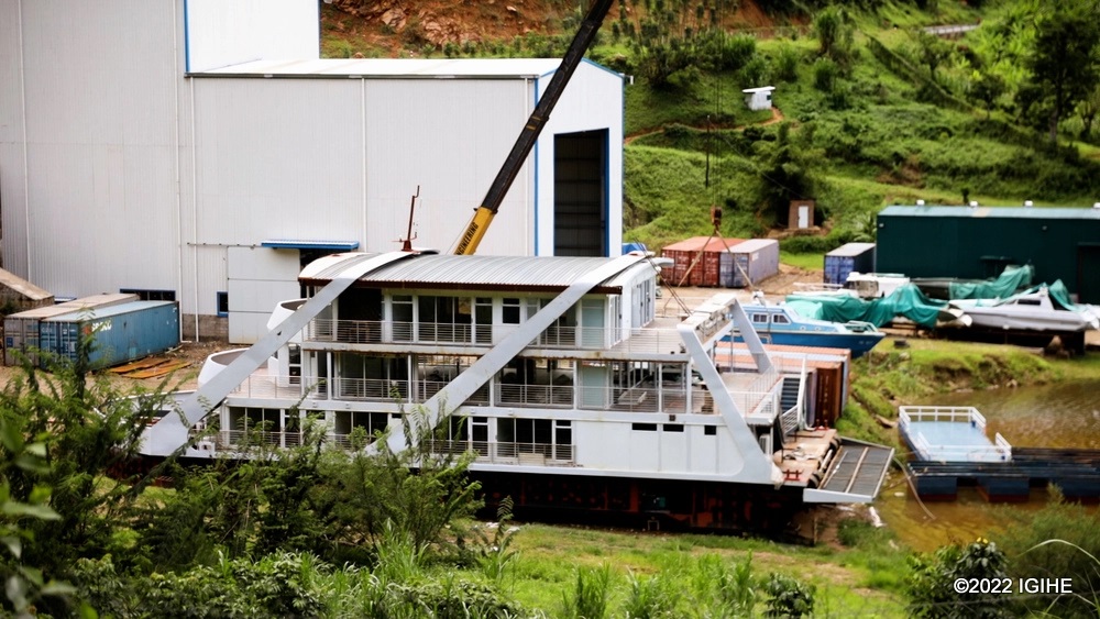 Construction of the boat hotel has reached 85%. 