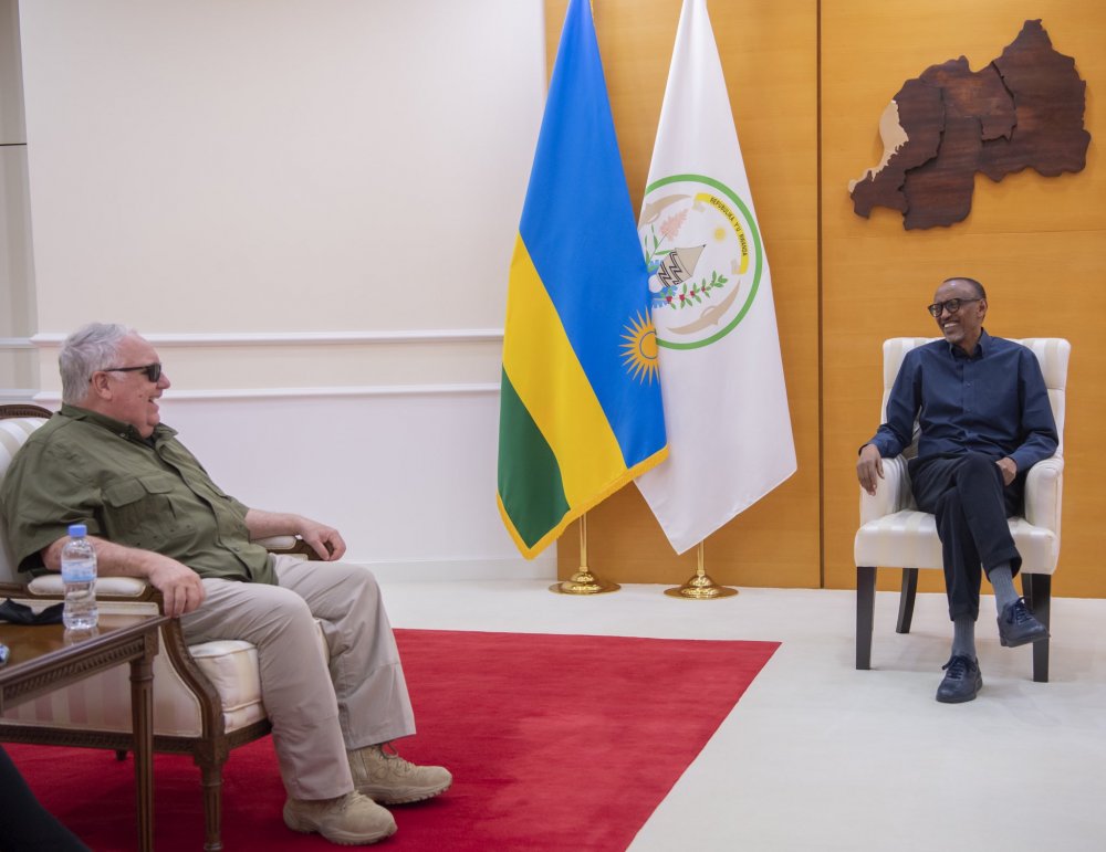 President Paul Kagame has received businessman, Howard G. Buffett at Village Urugwiro.  