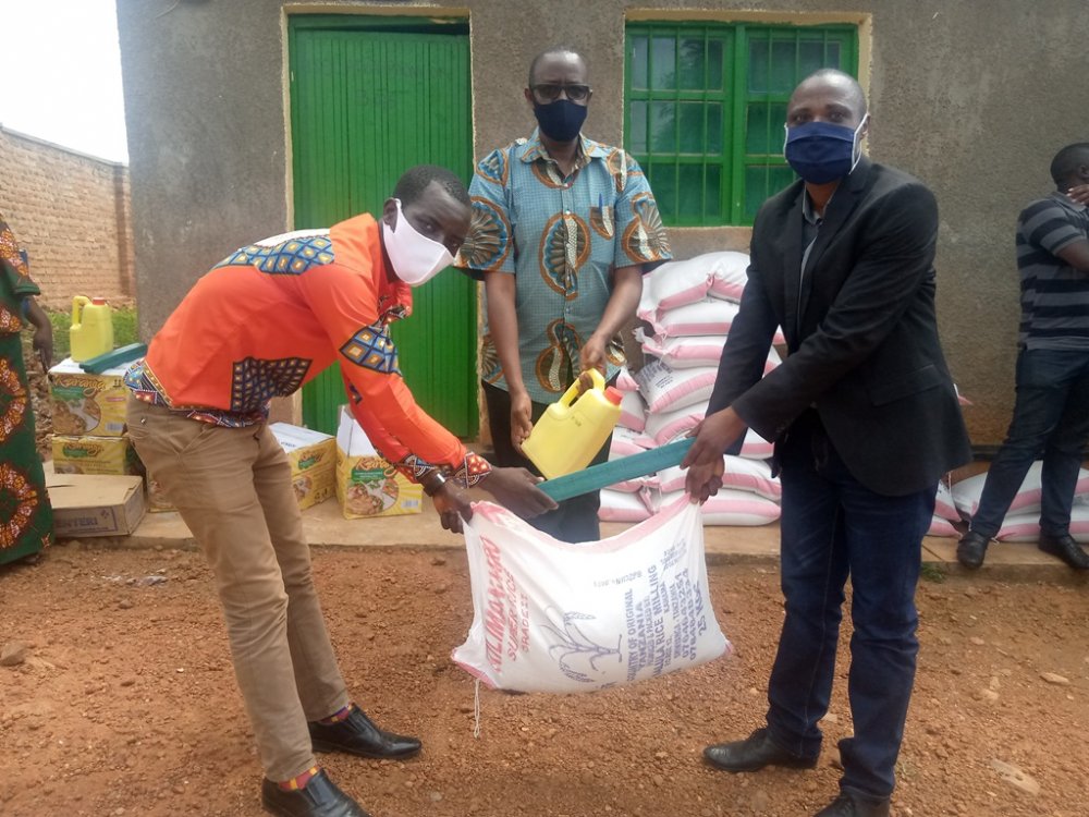 Each of the 200 teachers received a sack of rice, 5 liters of cooking oil and two bars of soap.