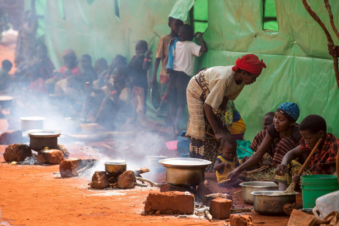 Refugees from Burundi are seen at the Nyarugusu refugee camp in western Tanzania, May 28, 2015. Almost 400,000 Burundians have fled the country since political violence broke out in April 2015, but camps are now running out of space.