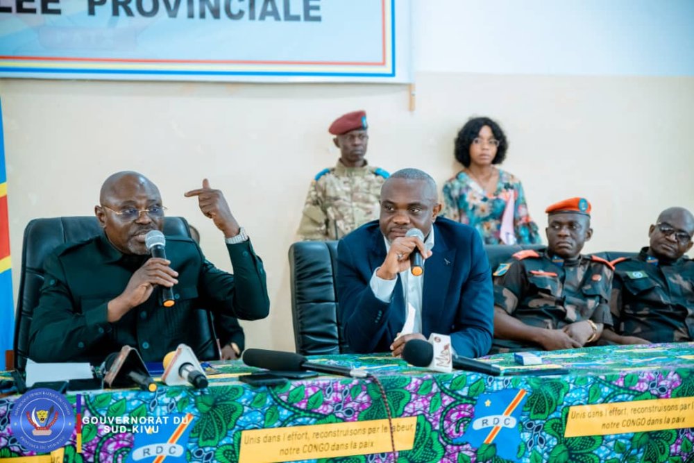 Minister Muadiamvita attempted to ease the tension, explaining that Burundi is an ally of the DRC. He said Burundian troops only prevent attacks on AFC/M23 because they have their own strategy and plans for combat, whether during the day or at night.