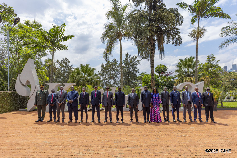 President Faye was accompanied by Rwanda’s Minister of National Unity and Civic Engagement, Dr Bizimana Jean Damascène, and Minister of Foreign Affairs and International Cooperation, Olivier Nduhungirehe, along with other officials.