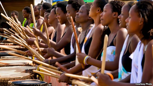 Rwanda female drumming troupe