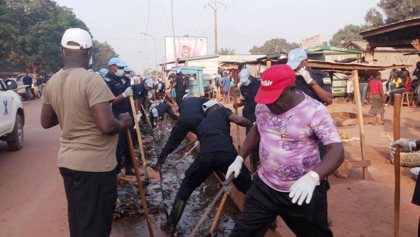 RNP peacekeepers in CAR and residents during Umuganda.