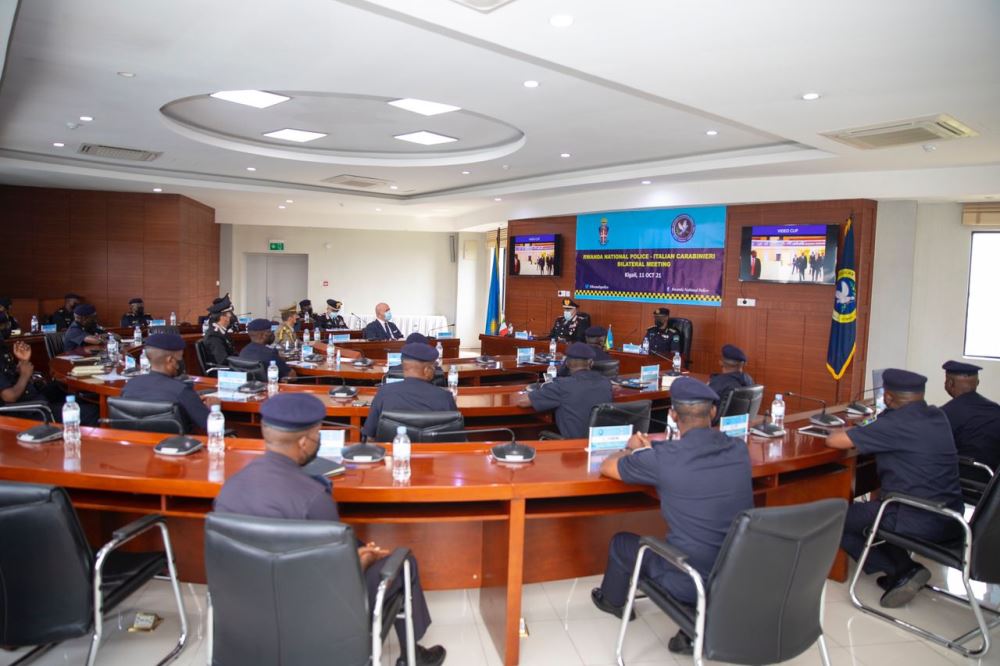 Lt Gen Teo was today morning hosted by the Inspector-General of Police Dan Munyuza at Rwanda National Police headquarters in Kigali for a bilateral meeting.