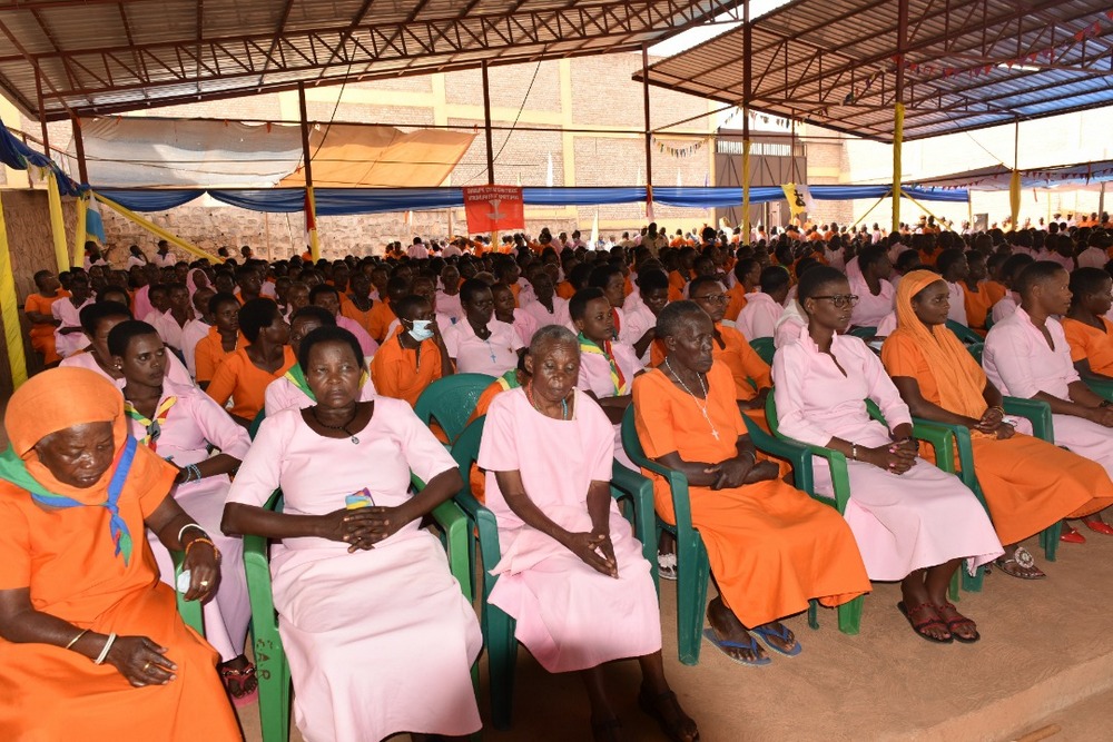 A total of 23 inmates at  Nyarugenge Prison received the confirmation sacrament on Sunday. 