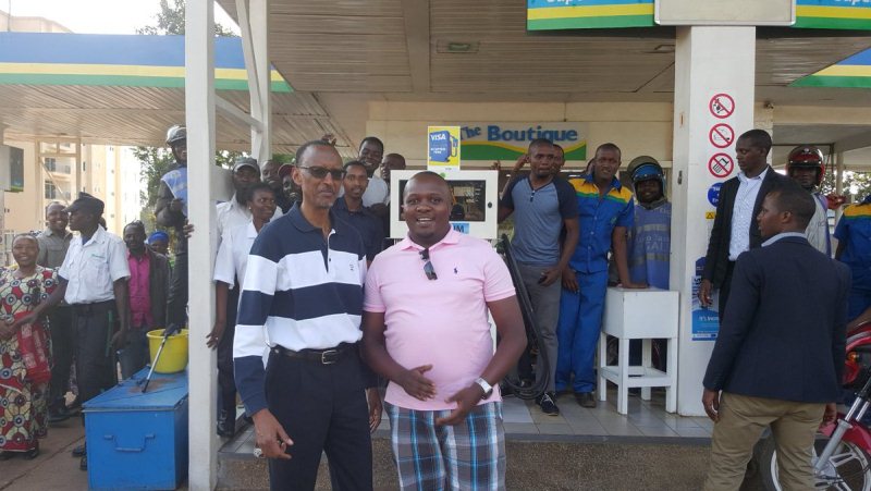 President Kagame accepted to pose for a photos with citizens