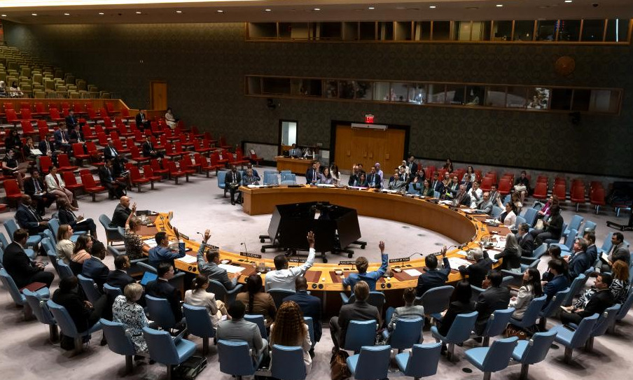 The Security Council on Monday adopted two separate resolutions to extend the mandates of the UN missions in Haiti and Yemen.