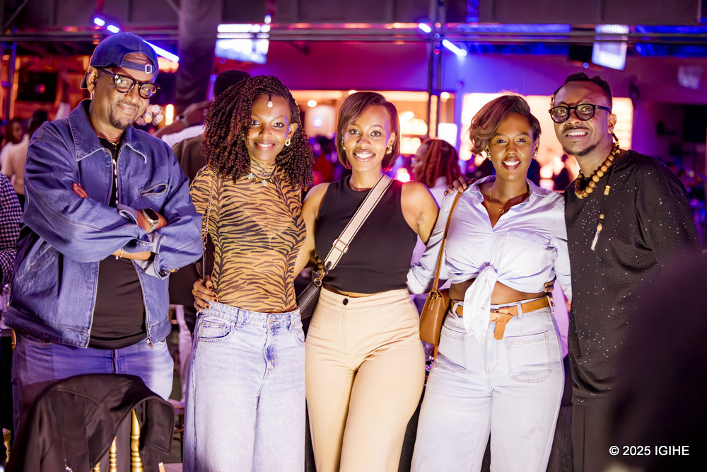 Massamba, Teta Diana, and Jules Sentore captured a special memory from the concert with a group photo.