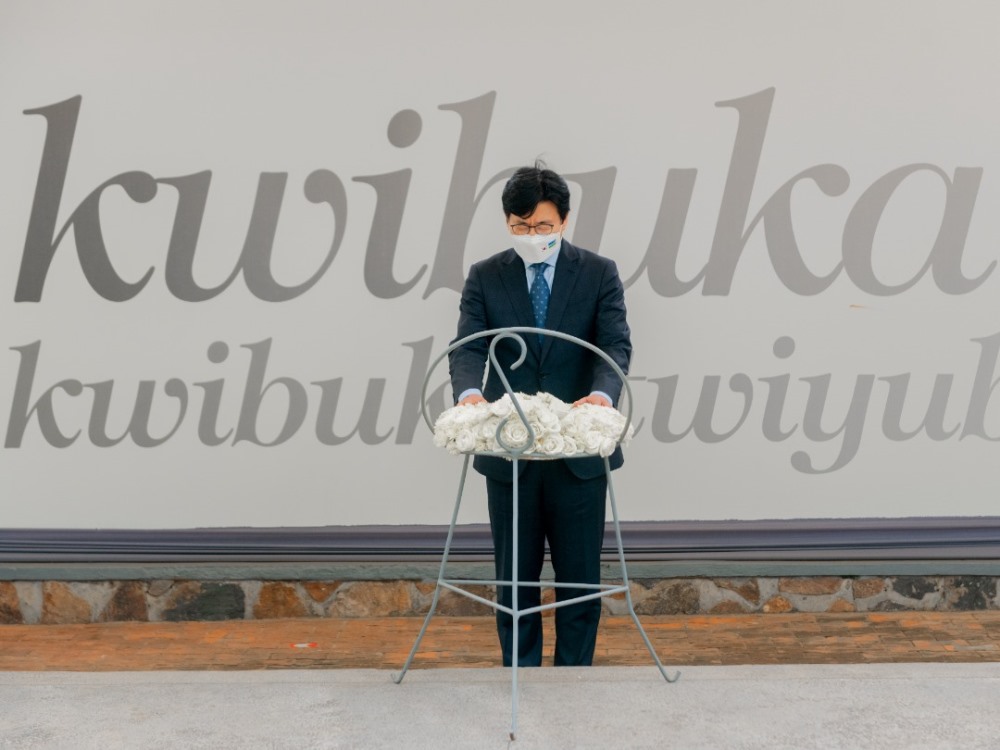  Minister CHOI also visited Kigali Genocide Memorial and paid tribute to victims of the Genocide against Tutsi.