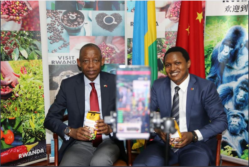 Rwanda’s Ambassador to China Amb. James Kimonyo joined a live-streamed sale event dubbed “National Treasure” organized by Alibaba Group Thursday evening.