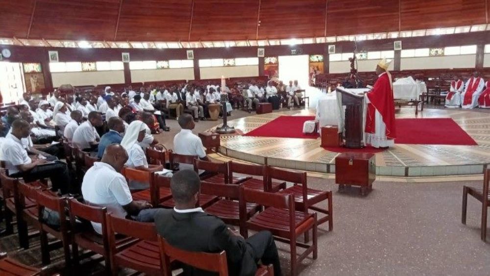 Cardinal Kambanda celebrates the Eucharist for the Catechists in Uganda. Photo Vatican News 
