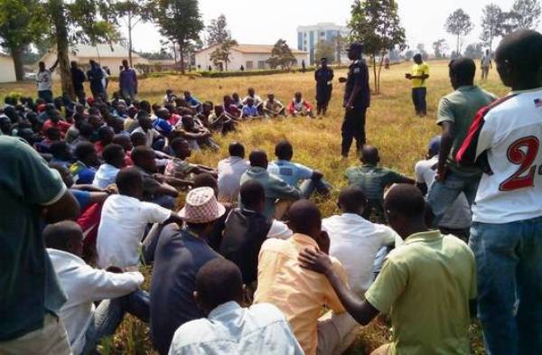 DPC Rwamagana speaking to cyclists.