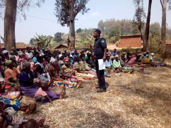 IP Laurent Harerimana speaking to couples in Gakenke.