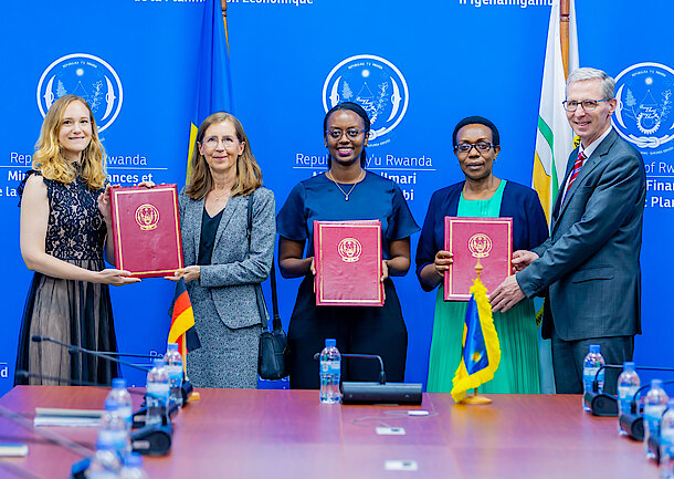 The signing ceremony, held at The Ministry of Finance and Economic Planning (MINECOFIN) was attended by several high-level officials including the Minister of State in charge of Public Investments and Resource Mobilization Mutesi Rusagara, Local Administrative Entities Development Agency (LODA) Director General Claudine Nyinawagaga and Simon Koppers, Head of Central Africa Division at the German Federal Ministry of Economic Cooperation and Development (BMZ).