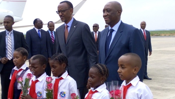 President Kagame arriving in Maputo 