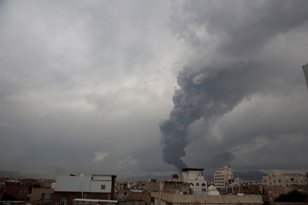 The death toll rose to six from Israeli airstrikes on Yemen's capital Sanaa, with 86 others wounded, the Houthi-run health ministry said Monday.