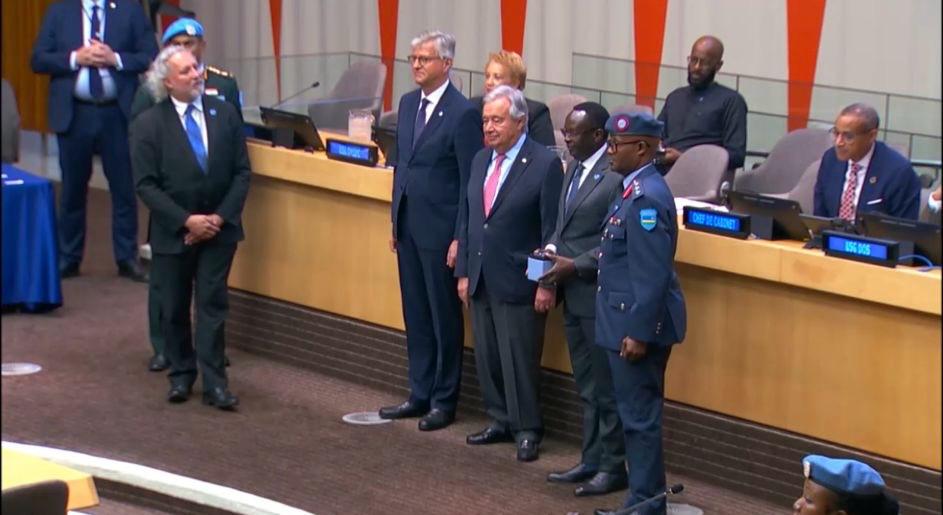 The medals were received by Rwanda’s Ambassador to the United Nations, Martin Ngoga, on behalf of the families of the fallen Rwandan soldiers.
