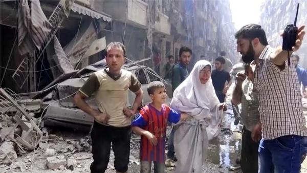 A Syrian monitoring group and first-responders say air strikes on Aleppo have killed hundreds in the past 10 days