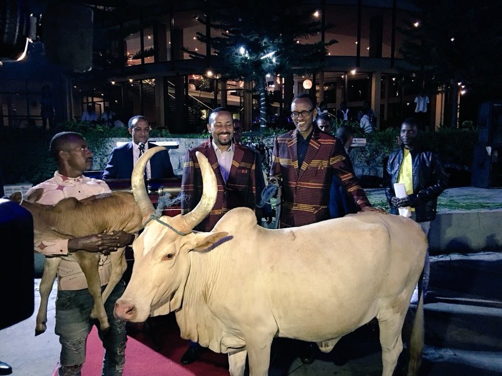 Abiy gave a cow to Kagame
