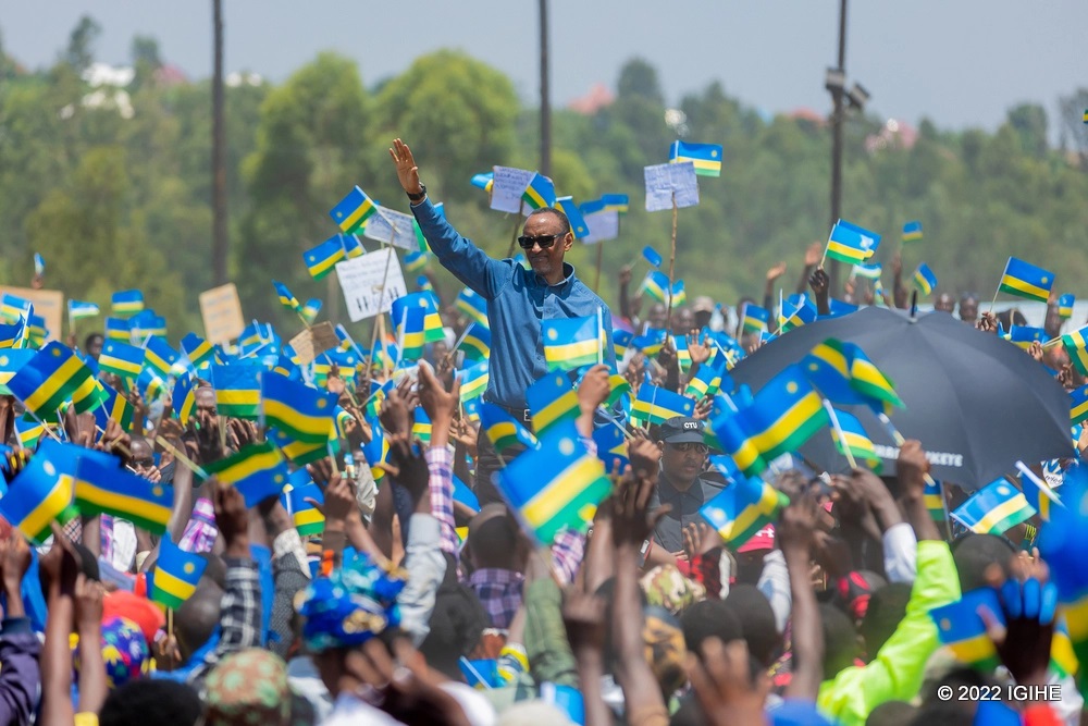President Paul Kagame has arrived in Ruhango District as he begins four-day citizen outreach visit to Southern and Western provinces. 