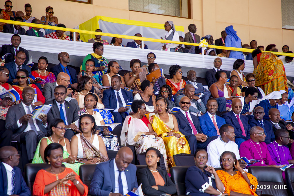 Different high government officials attended the installation of Arcbishop Antoine Kambanda