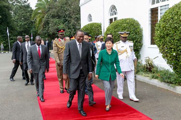 President Uhuru Kenyatta and Deputy President William Ruto receive President Park Geun-hye of South Korea upon arrival at State House, Nairobi, on May 31, 2016. President Park Geun-hye is on a three-day state visit to Kenya.