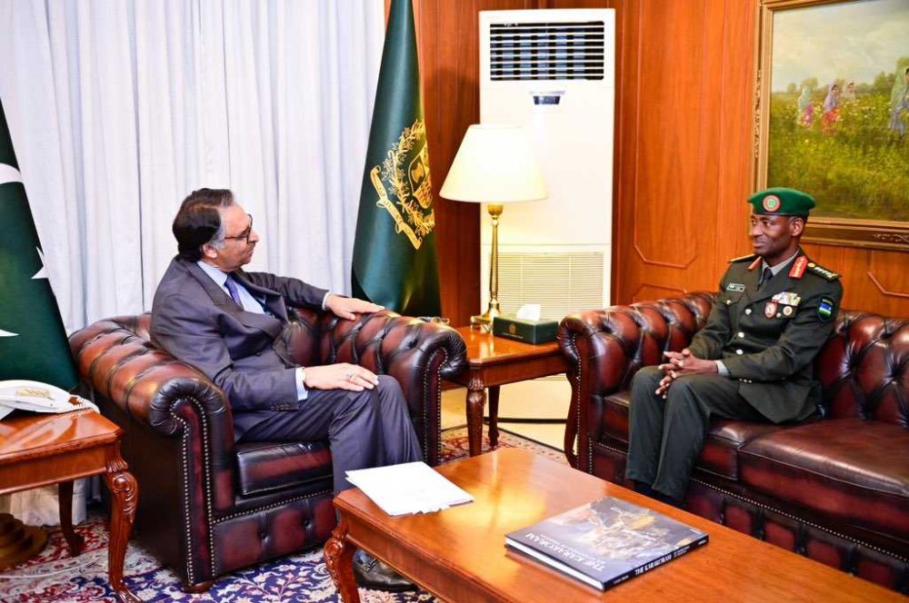 Rwanda Defence Force (RDF) Chief of Staff, General Mubarakh Muganga, on Wednesday, visited Pakistan where he was welcomed by the Pakistani Minister of Foreign Affairs, Jalil Abbas Jilani.