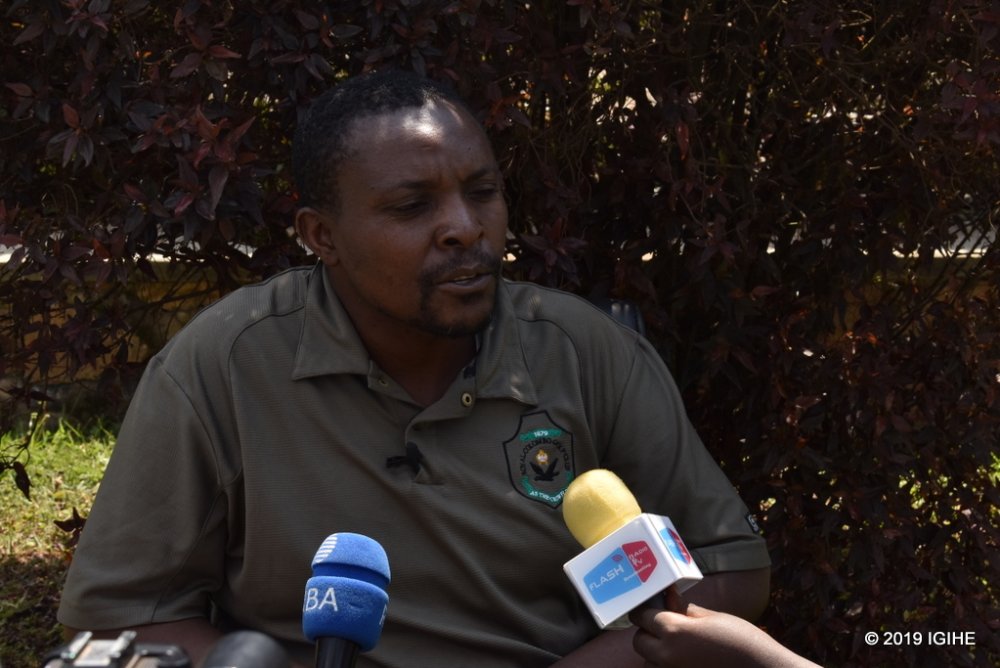 The policeman told Baziruwiha that he had a target of ousting all Rwandans from Uganda and were taken to Entebbe police station.