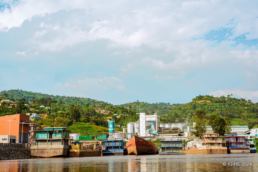 Rubavu port primarily handles goods such as cement produced in Rwanda, general merchandise, and food products from Kenya and Tanzania destined for DRC. 