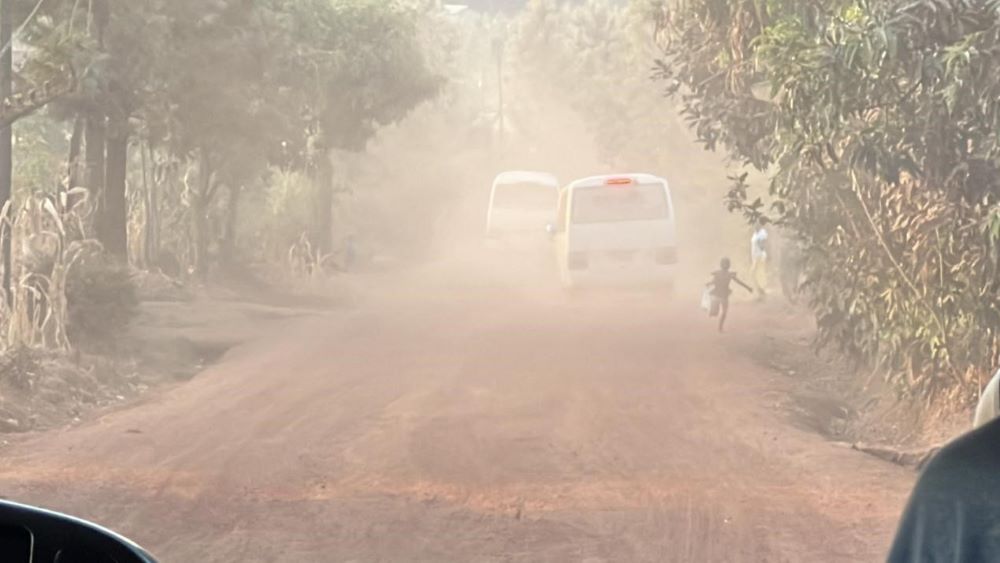 The dusty road leading to PolyU's service-learning site. (Photo by Sue Ting)