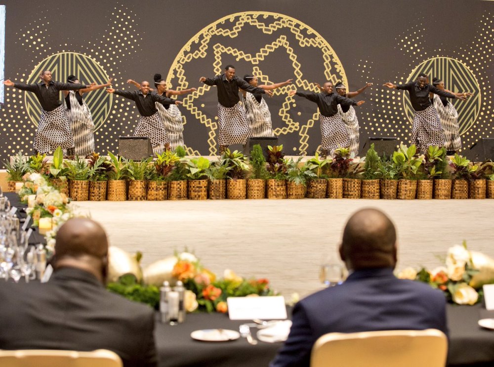 Cultural troop entertained Head of States and Government at the State Banquet