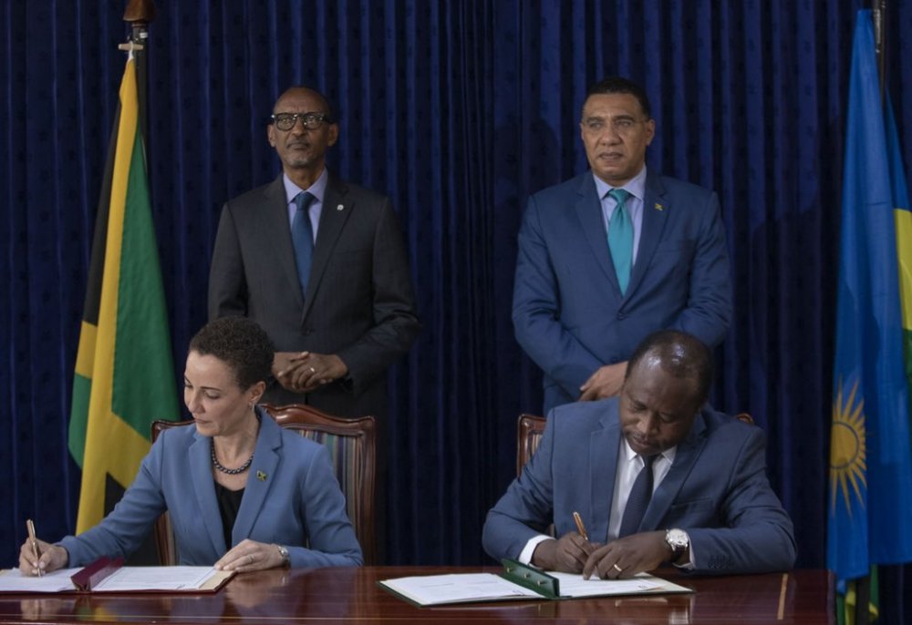 President Kagame and Jamaican Prime Minister Andrew Holness witnessed the signing of bilateral agreements in different areas.  