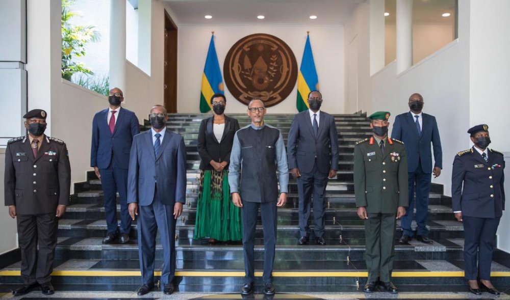 President Paul Kagame in a group photo with sworn-in officials.