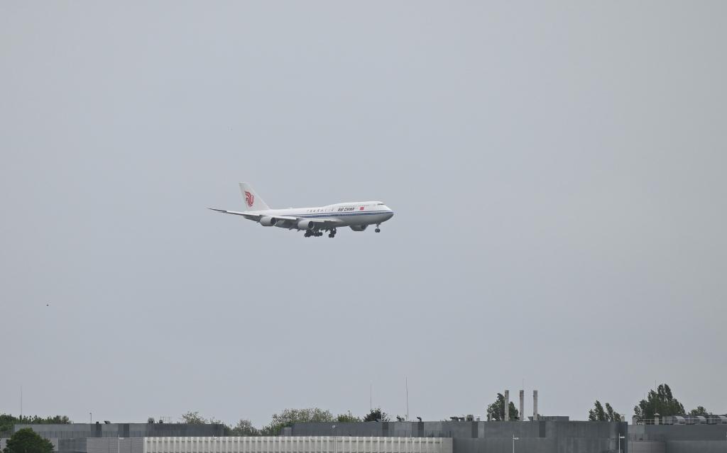 Chinese President Xi Jinping's plane arrives in Paris, France, May 5, 2024. Xi arrived on Sunday for a state visit to France. (Xinhua/Xie Huanchi)