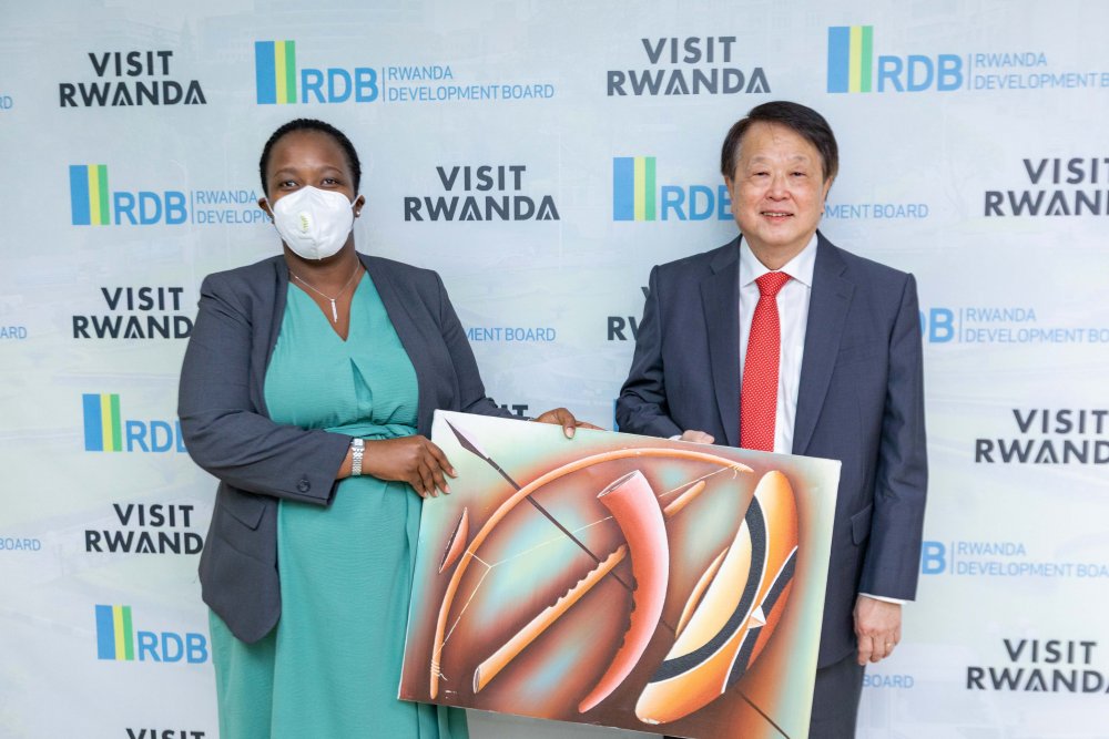 Before meeting with Kagame, Kuok Khoon Hong held talks with the CEO of Rwanda Development Board (RDB), Clare Akamanzi.
