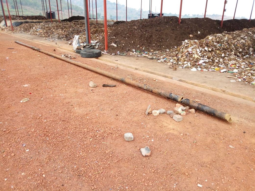 Suspected thieves shot dead while digging this pipe