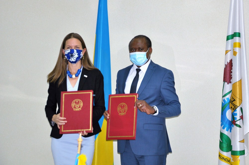 The Government of Rwanda and the United States Government signed a five-year agreement to commit 605 Billion Rwandan Francs to Rwanda’s development efforts.