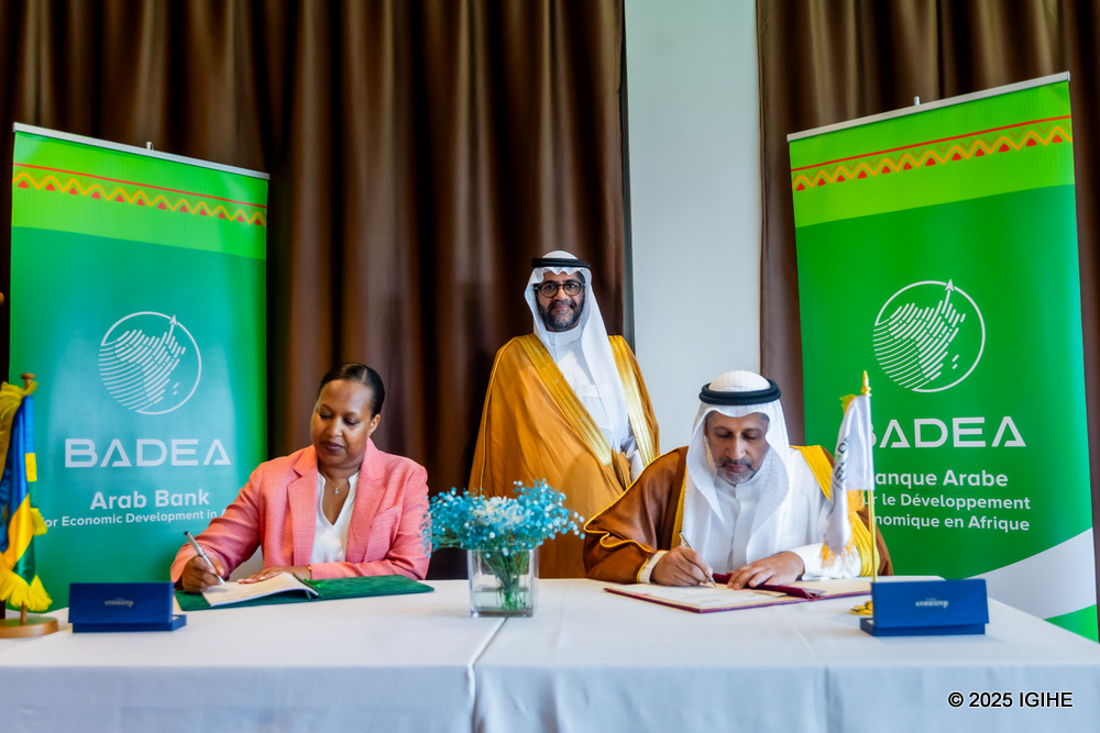 The CEO of BRD, Kampeta Picthette (left), stated that this loan will help support and empower the private sector.
