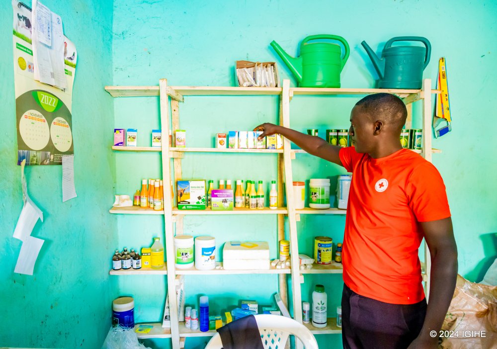 Many refugees are engaged in business projects.