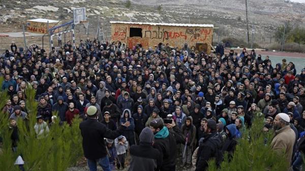A High Court ordered the Amona outpost to be evacuated by December 25