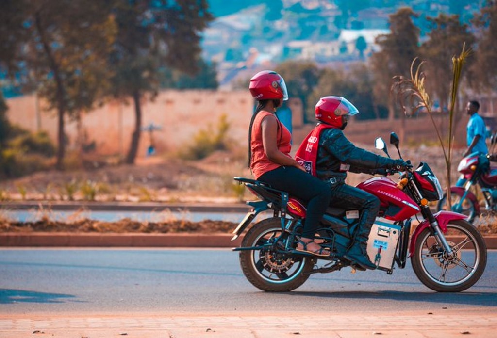 Rwanda’s Minister of Health, Dr. Sabin Nsanzimana, has called for increased cautionary measures for taxi moto riders and their customers following the outbreak of Marburg virus disease, while ruling out the suspension of the popular means of transport.