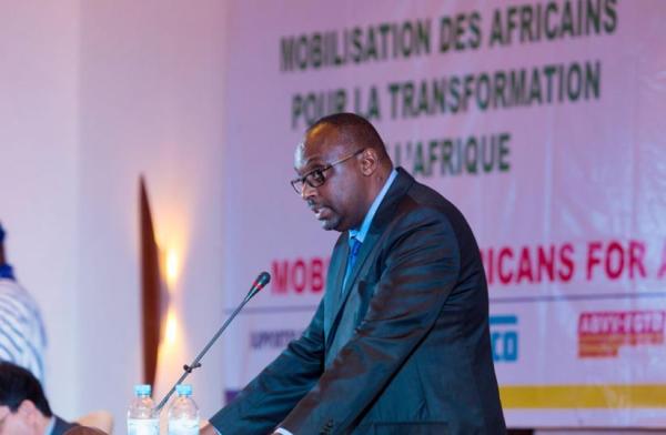 Eric Manzi, the Secretary General of Rwanda Trade Union Confederation, speaks during the meeting in Kigali yesterday.