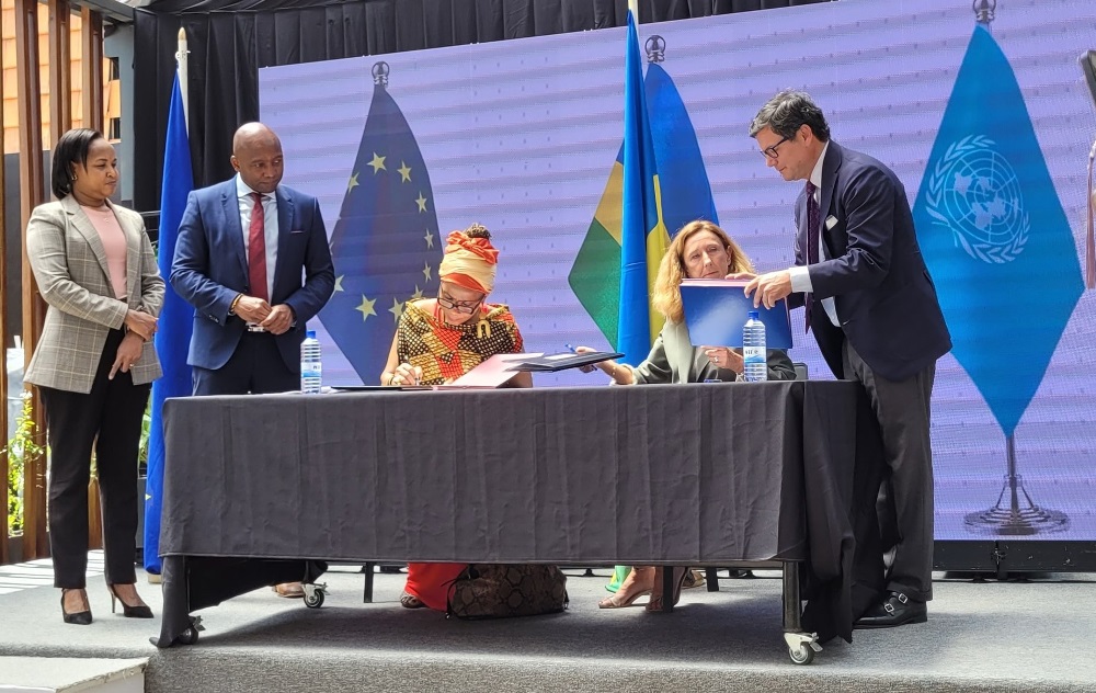 The EU and UNDP Rwanda have signed €8 million funding agreement to expand socio-economic opportunities for youth. 