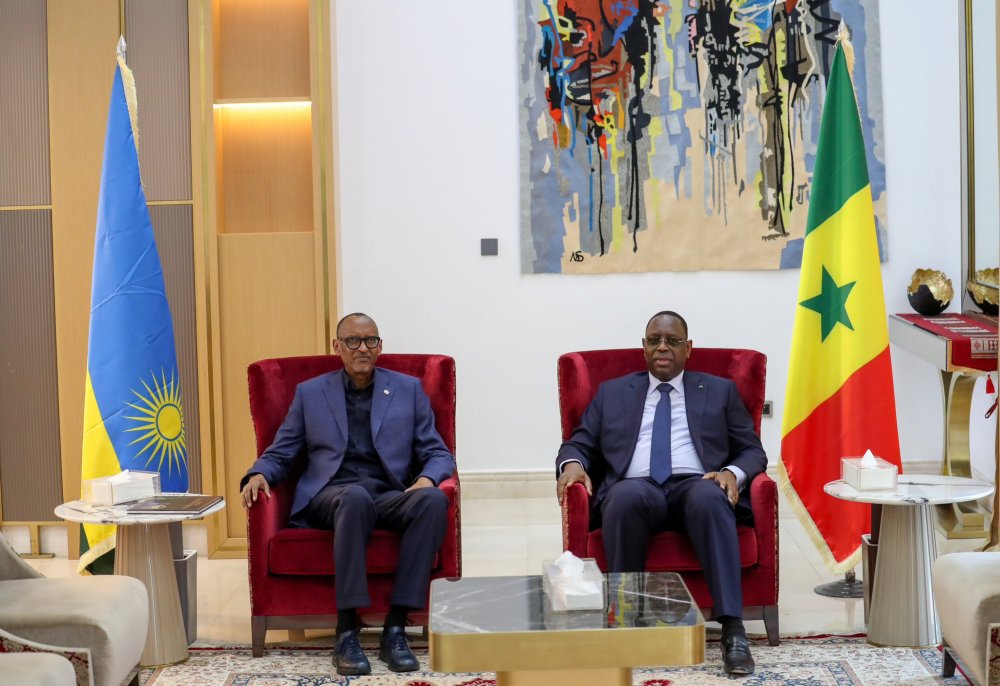 Both heads of state held discussions in Dakar.