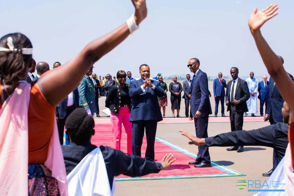 President Kagame has welcomed his counterpart of Congo Brazzaville at Kigali International Airport. 
