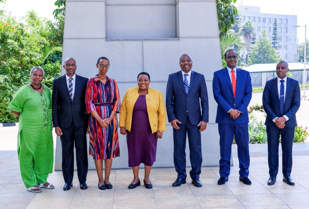 Officials from both countries in a group photo after discussions.  